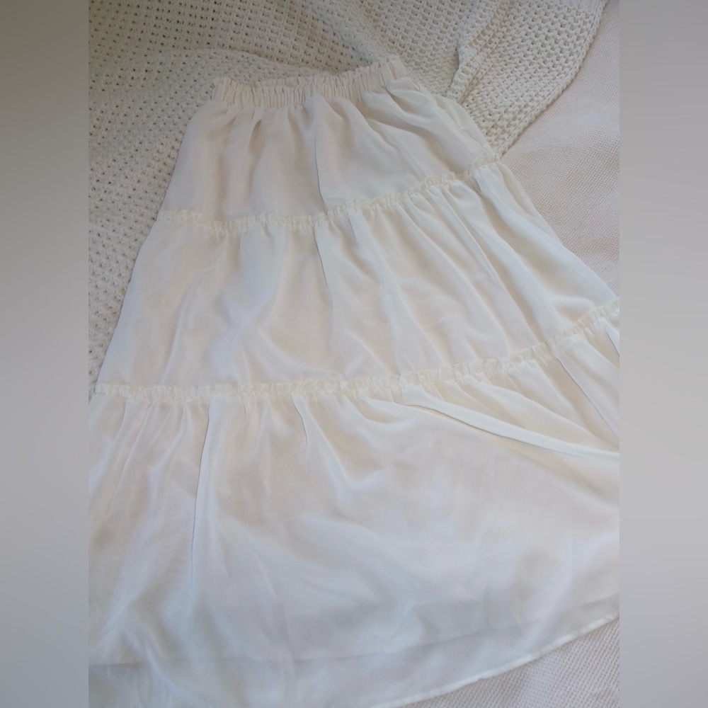 Elegant White Tiered Skirt